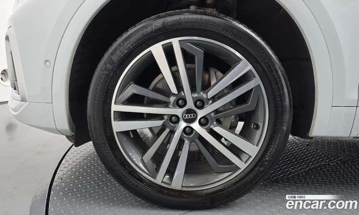 Audi Q5 2021 2.0 автомат (гидро), фото 5