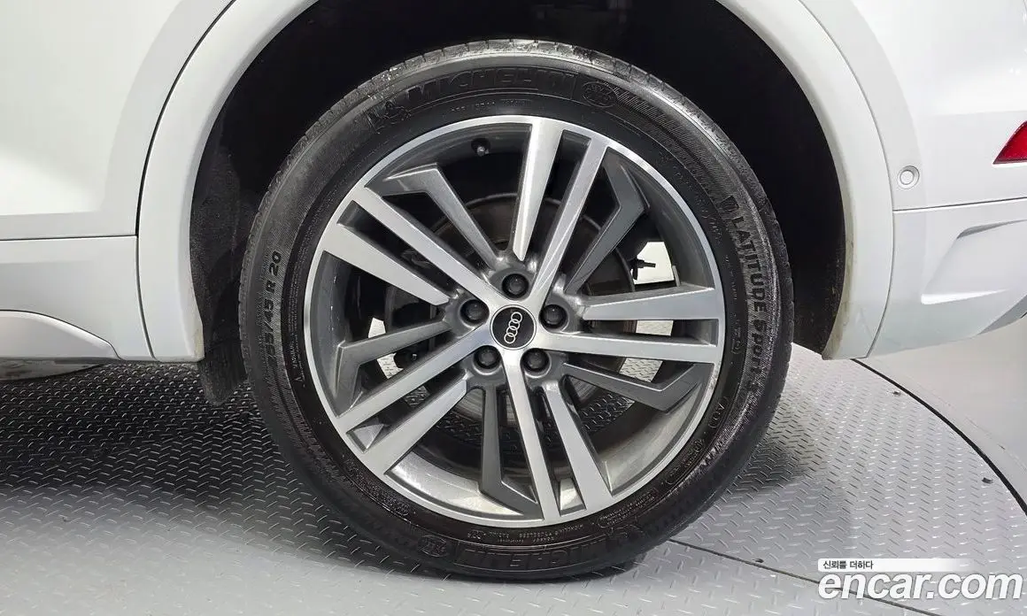 Audi Q5 2021 2.0 автомат (гидро), фото 7