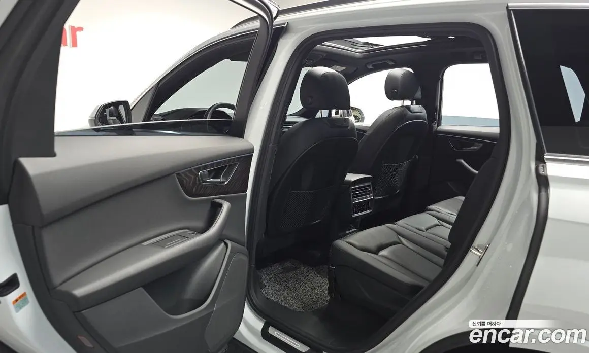 Audi Q7 2021 3.0 автомат (гидро), фото 15