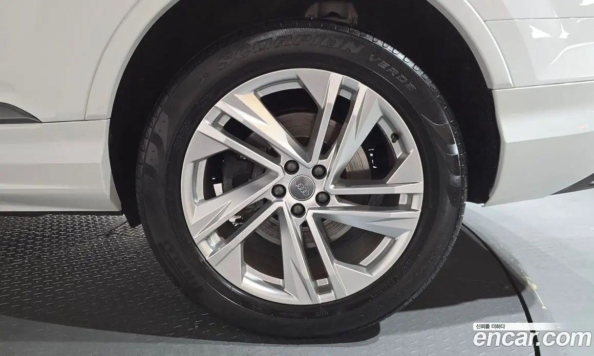 Audi Q7 2021 3.0 автомат (гидро), фото 6