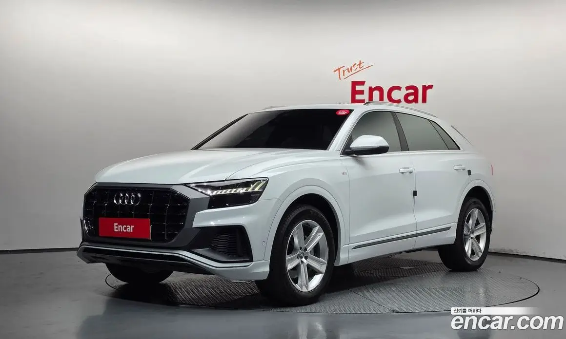 Audi Q8 2020 3.0 автомат (гидро), фото 1 Audi Q8 2020 3.0 автомат (гидро), фото 1