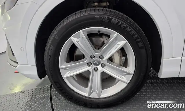 Audi Q8 2020 3.0 автомат (гидро), миниатюра 5 Audi Q8 2020 3.0 автомат (гидро), миниатюра 5