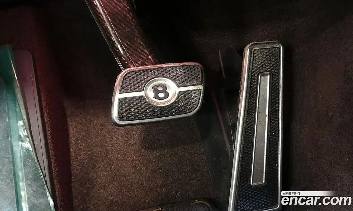 Bentley Flying Spur 2025 4.0 автомат (гидро), фото 15