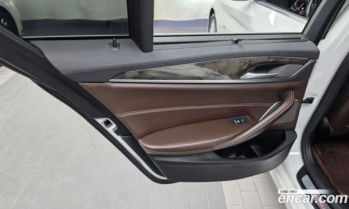 BMW 5 серия 2018 3.0 автомат (гидро), фото 15