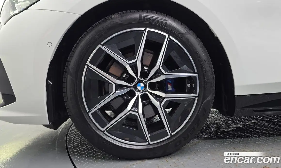 BMW 5 серия 2025 2.0 автомат (гидро), фото 5 BMW 5 серия 2025 2.0 автомат (гидро), фото 5