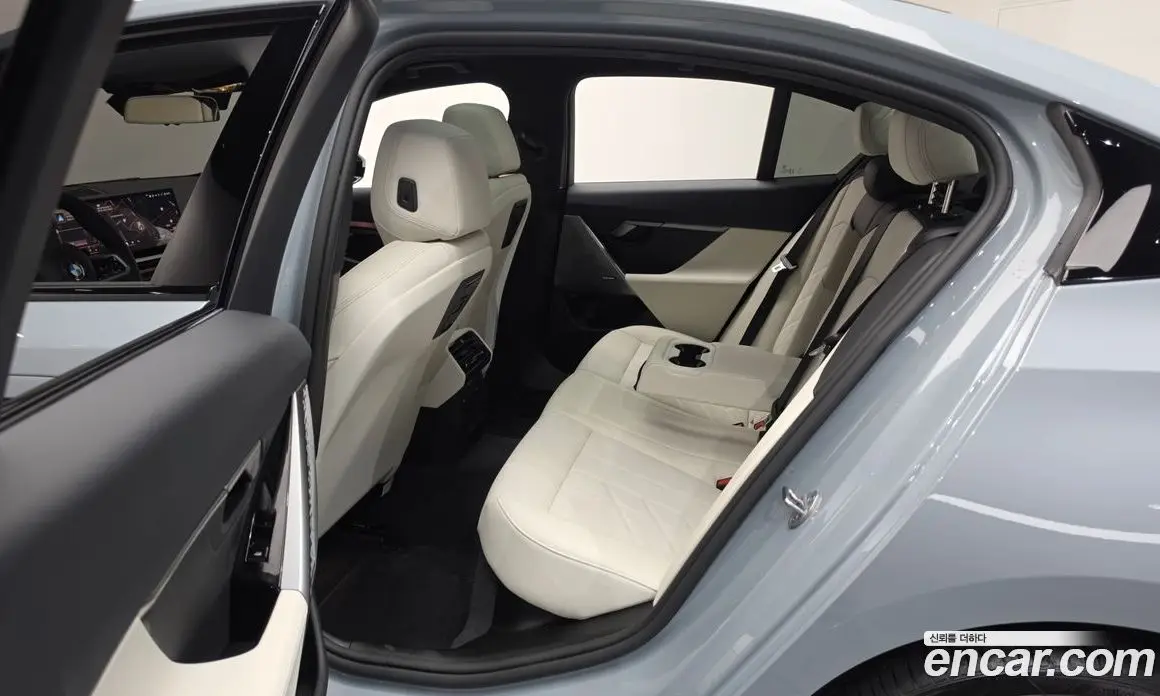 BMW 5 серия 2026 2.0 автомат (гидро), фото 16 BMW 5 серия 2026 2.0 автомат (гидро), фото 16