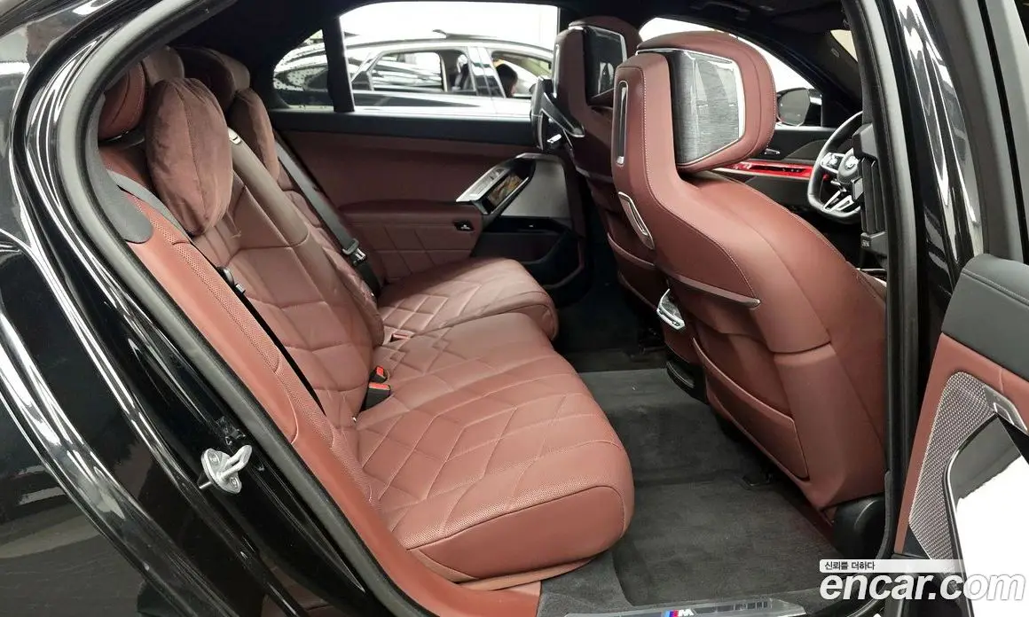 BMW 7 серия 2024 3.0 автомат (гидро), фото 18