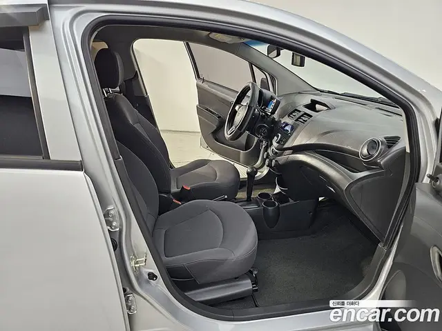 Chevrolet Spark 2012 1.0 автомат (гидро), миниатюра 8