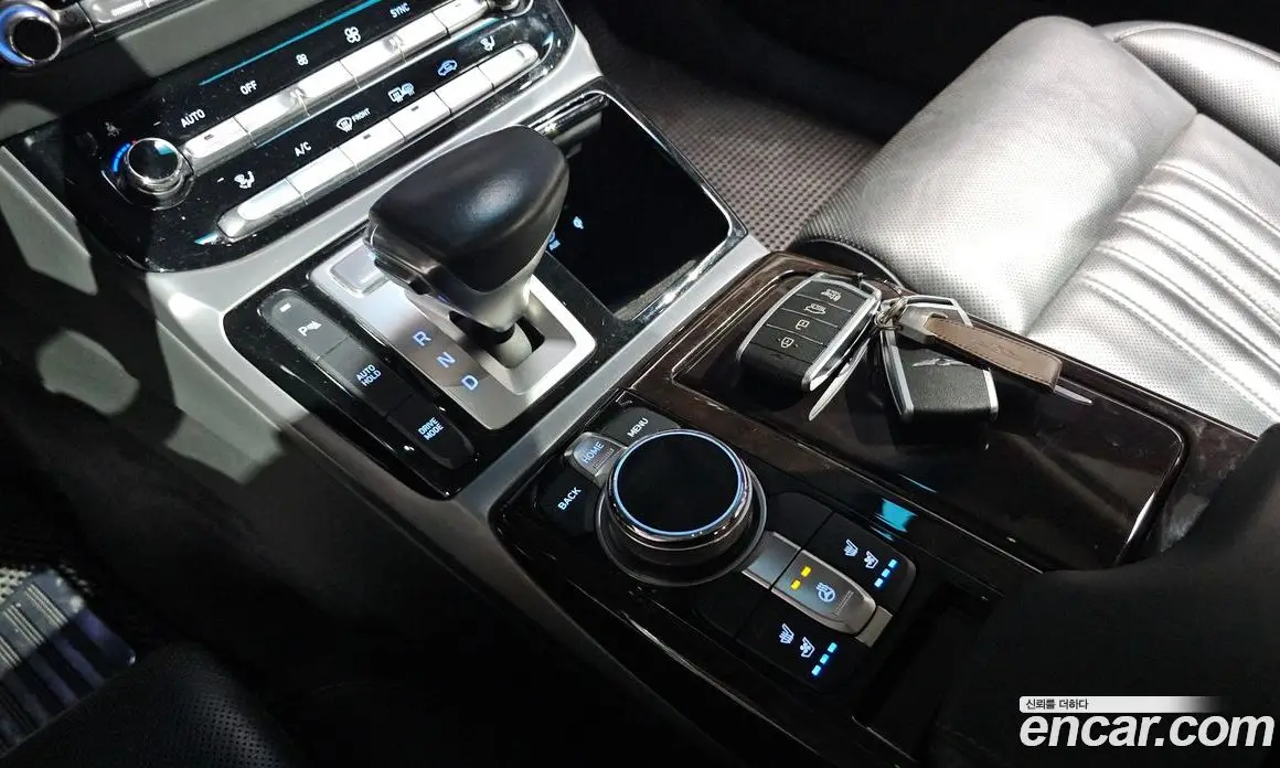 Genesis EQ900 2016 3.8 автомат (гидро), фото 12 Genesis EQ900 2016 3.8 автомат (гидро), фото 12