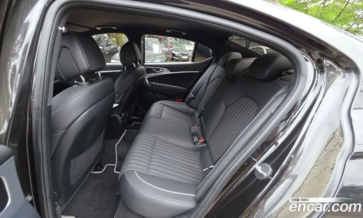 Genesis G70 2017 2.0 автомат (гидро), фото 16 Genesis G70 2017 2.0 автомат (гидро), фото 16