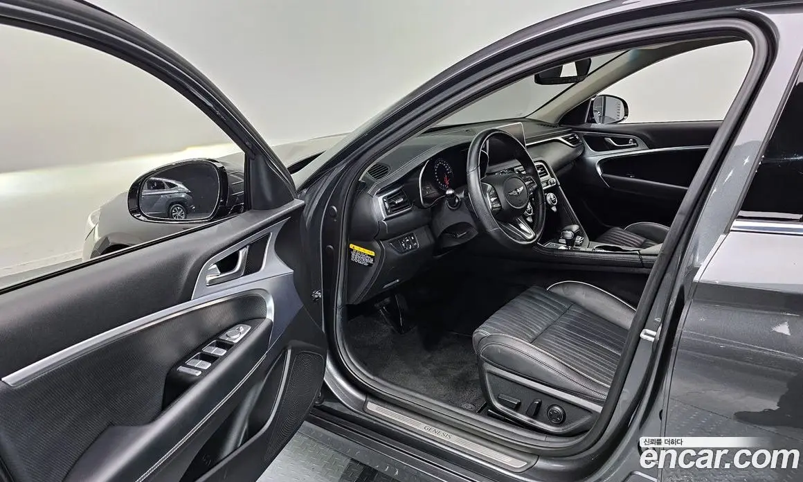 Genesis G70 2018 2.0 автомат (гидро), фото 13 Genesis G70 2018 2.0 автомат (гидро), фото 13