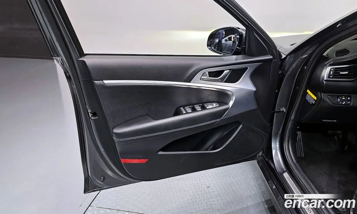 Genesis G70 2018 2.0 автомат (гидро), фото 14 Genesis G70 2018 2.0 автомат (гидро), фото 14