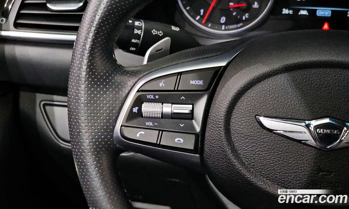Genesis G70 2018 2.0 автомат (гидро), фото 16 Genesis G70 2018 2.0 автомат (гидро), фото 16