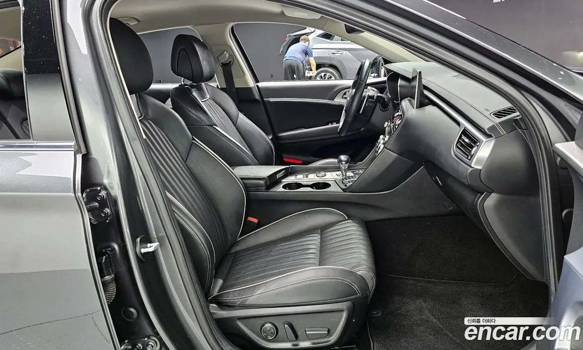 Genesis G70 2018 2.0 автомат (гидро), фото 18 Genesis G70 2018 2.0 автомат (гидро), фото 18
