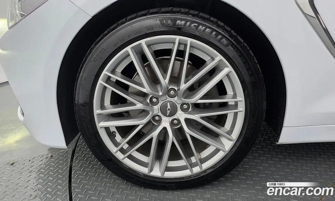 Genesis G70 2018 2.2 автомат (гидро), фото 5 Genesis G70 2018 2.2 автомат (гидро), фото 5