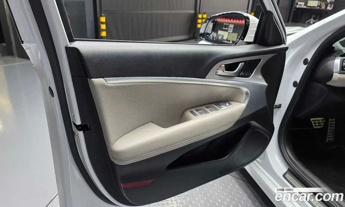 Genesis G70 2023 2.0 автомат (гидро), фото 14 Genesis G70 2023 2.0 автомат (гидро), фото 14