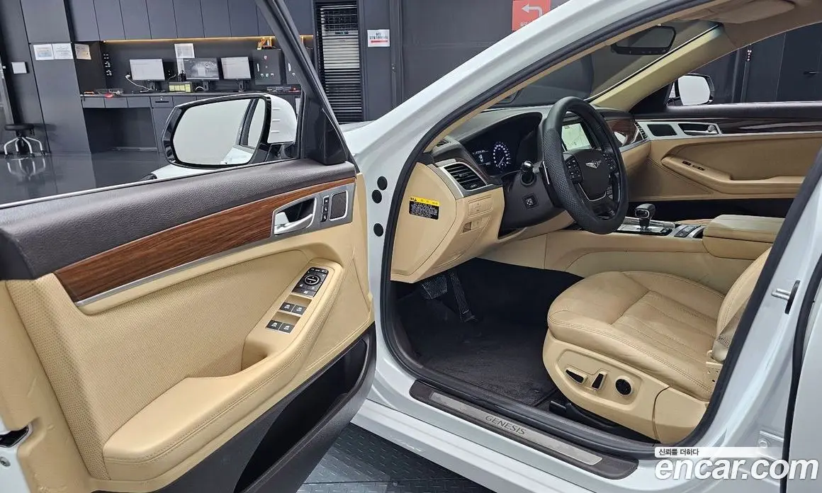 Genesis G80 2017 3.3 автомат (гидро), фото 12 Genesis G80 2017 3.3 автомат (гидро), фото 12