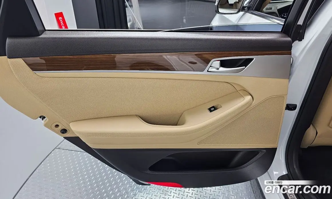 Genesis G80 2017 3.3 автомат (гидро), фото 14 Genesis G80 2017 3.3 автомат (гидро), фото 14