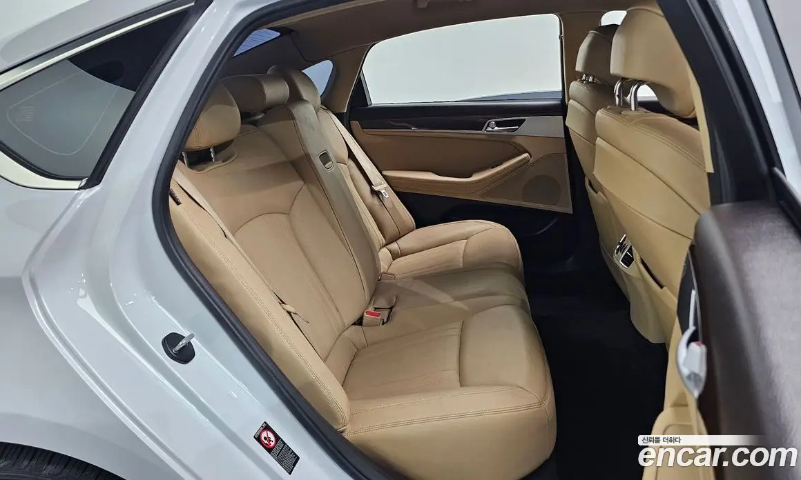 Genesis G80 2017 3.3 автомат (гидро), фото 16 Genesis G80 2017 3.3 автомат (гидро), фото 16