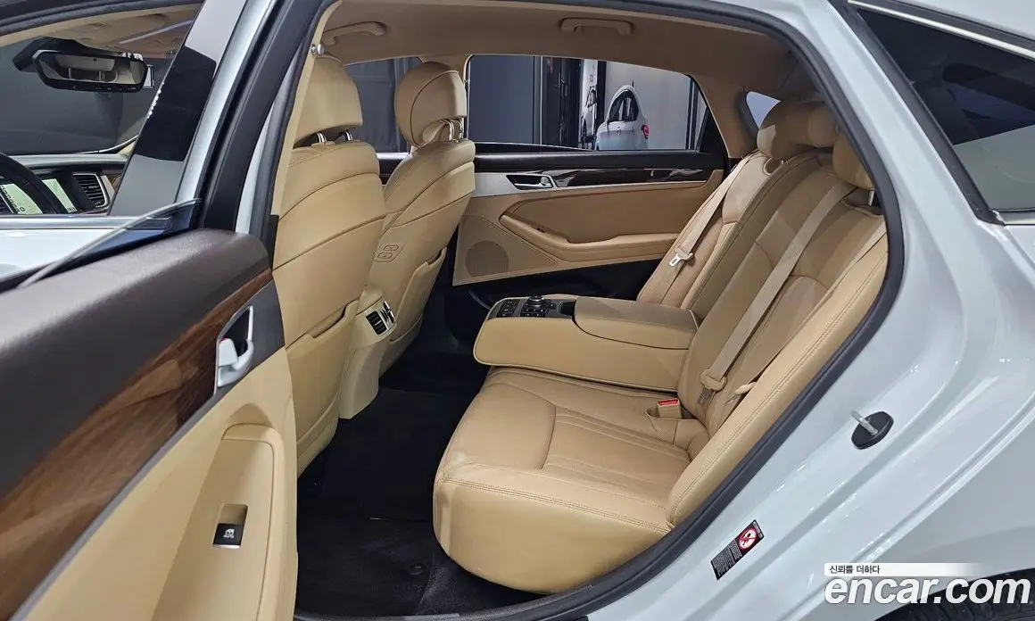 Genesis G80 2017 3.3 автомат (гидро), фото 17 Genesis G80 2017 3.3 автомат (гидро), фото 17