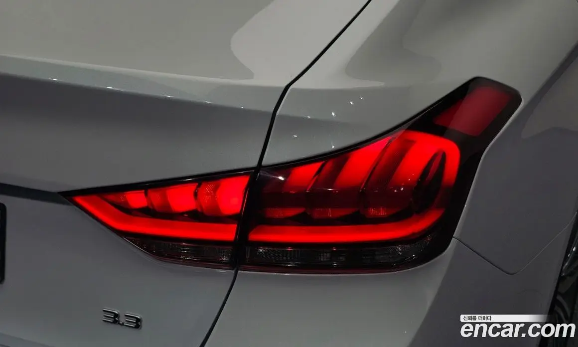 Genesis G80 2017 3.3 автомат (гидро), фото 8 Genesis G80 2017 3.3 автомат (гидро), фото 8