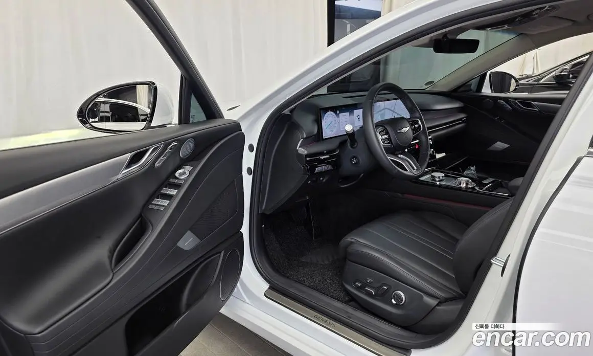 Genesis G80 2025 0.2 автомат (гидро), фото 13