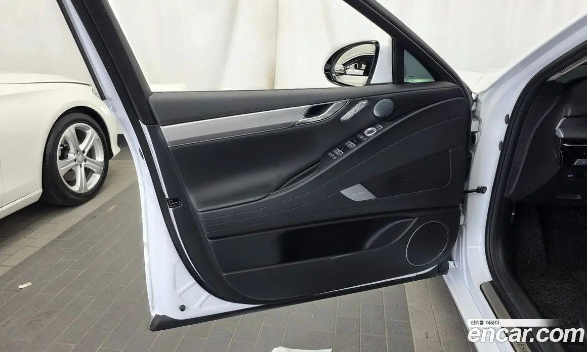 Genesis G80 2025 0.2 автомат (гидро), фото 14