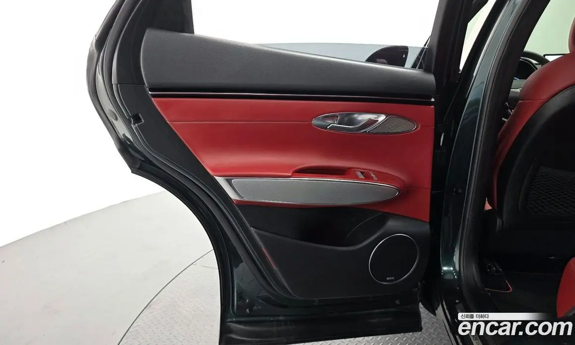 Genesis GV70 2021 2.5 автомат (гидро), фото 15 Genesis GV70 2021 2.5 автомат (гидро), фото 15