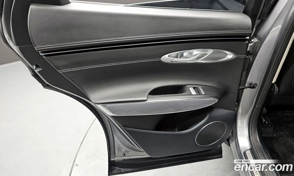 Genesis GV70 2023 2.5 автомат (гидро), фото 15