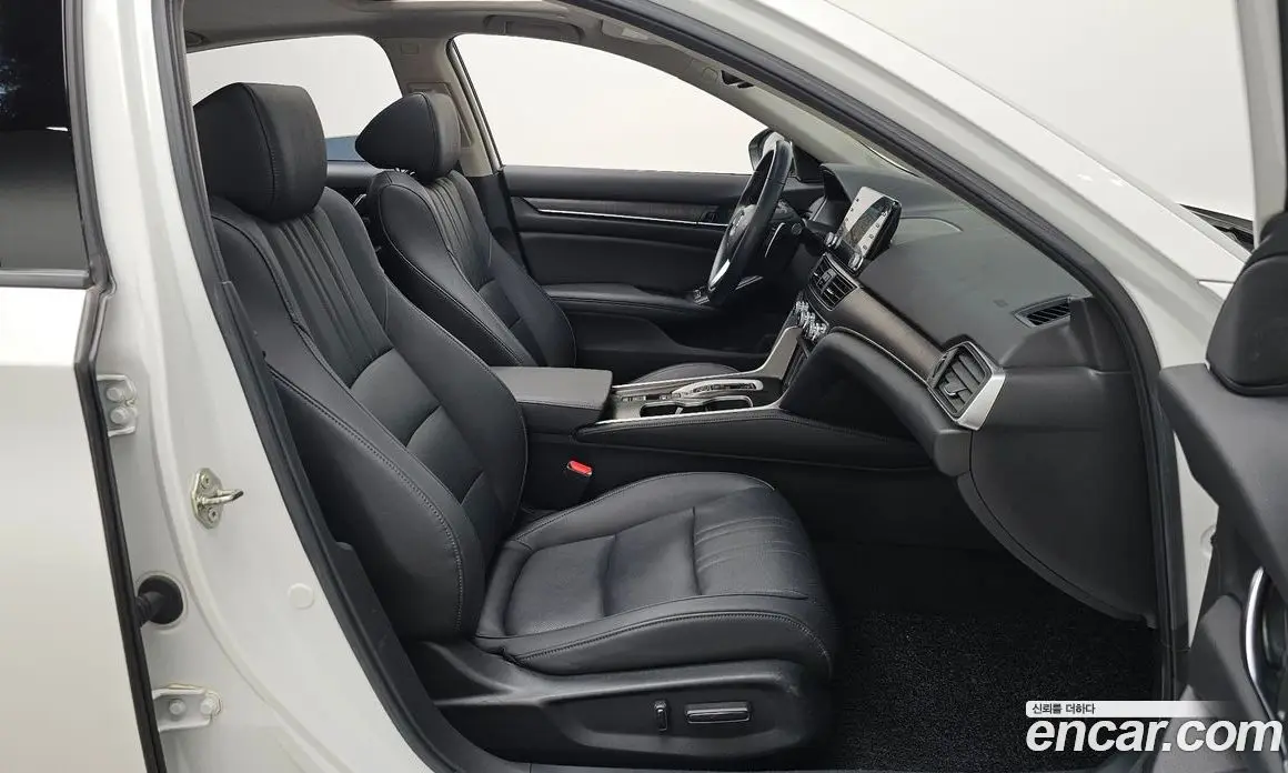 Honda Accord 2019 2.0 автомат (гидро), фото 16 Honda Accord 2019 2.0 автомат (гидро), фото 16