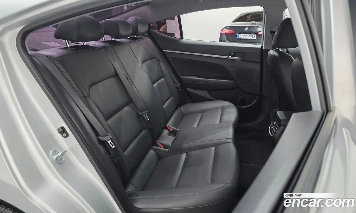 Hyundai Avante 2016 1.6 автомат (гидро), фото 17
