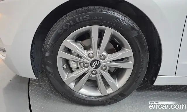Hyundai Avante 2016 1.6 автомат (гидро), миниатюра 5