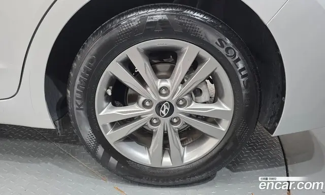 Hyundai Avante 2016 1.6 автомат (гидро), миниатюра 7