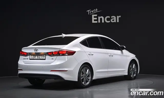 Hyundai Avante 2017 1.6 автомат (гидро), миниатюра 2