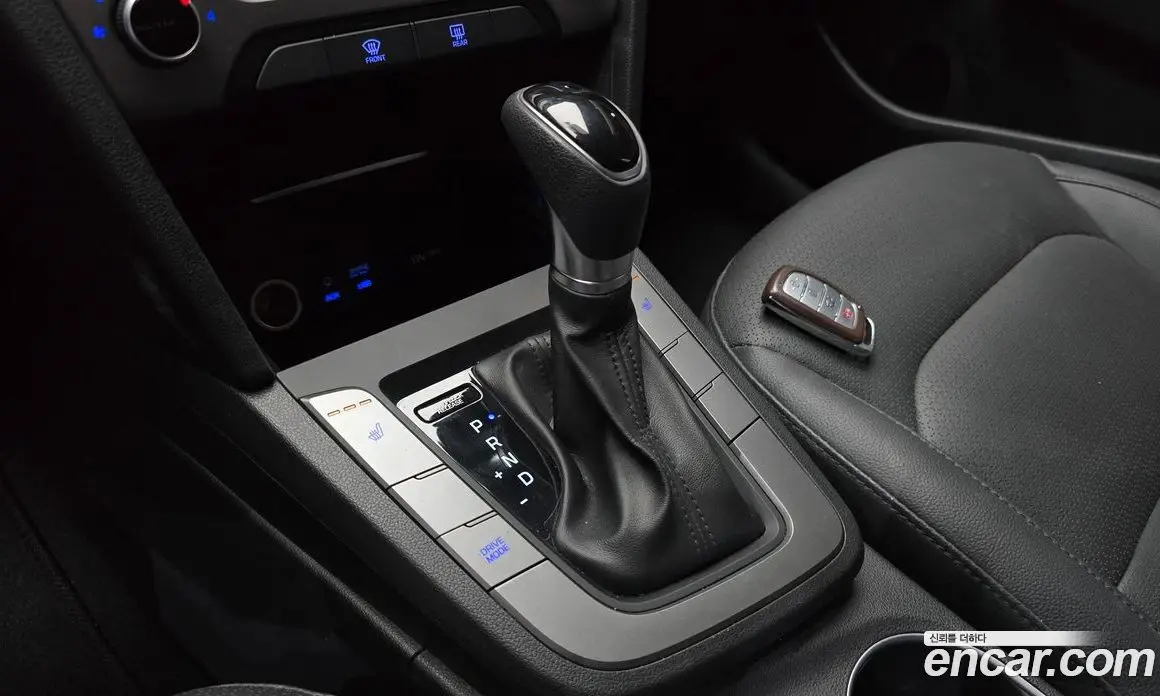 Hyundai Avante 2017 1.6 автомат (гидро), фото 12