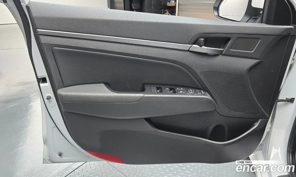 Hyundai Avante 2017 1.6 автомат (гидро), фото 14