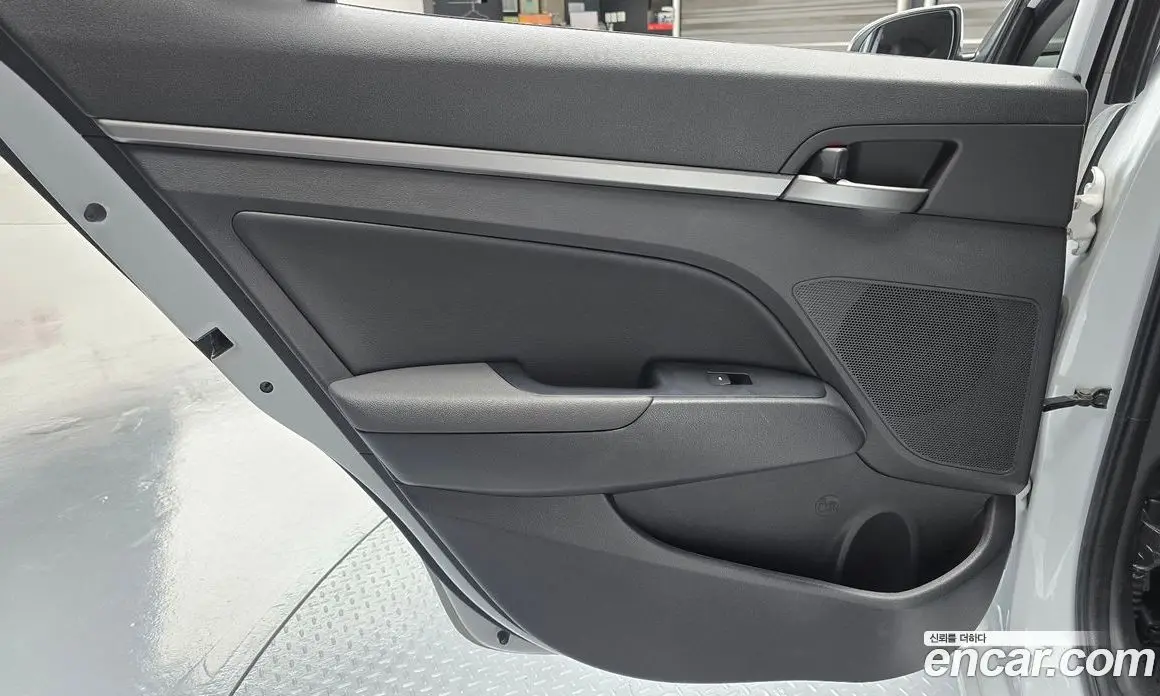 Hyundai Avante 2017 1.6 автомат (гидро), фото 15