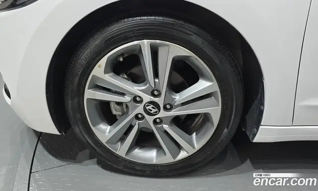 Hyundai Avante 2017 1.6 автомат (гидро), миниатюра 5