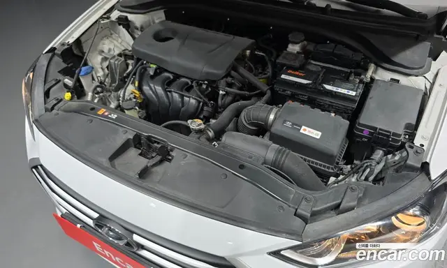 Hyundai Avante 2017 1.6 автомат (гидро), миниатюра 6