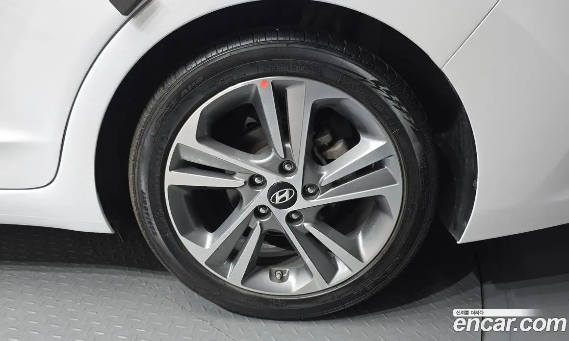 Hyundai Avante 2017 1.6 автомат (гидро), фото 7