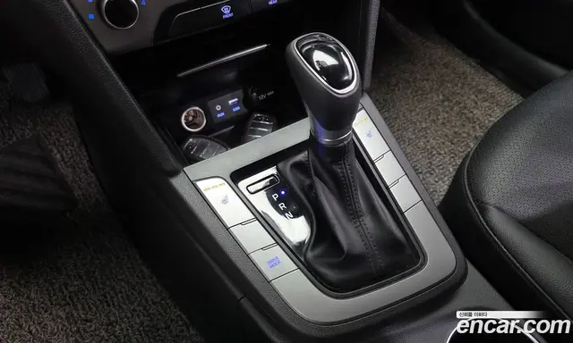 Hyundai Avante 2018 1.6 автомат (гидро), миниатюра 12