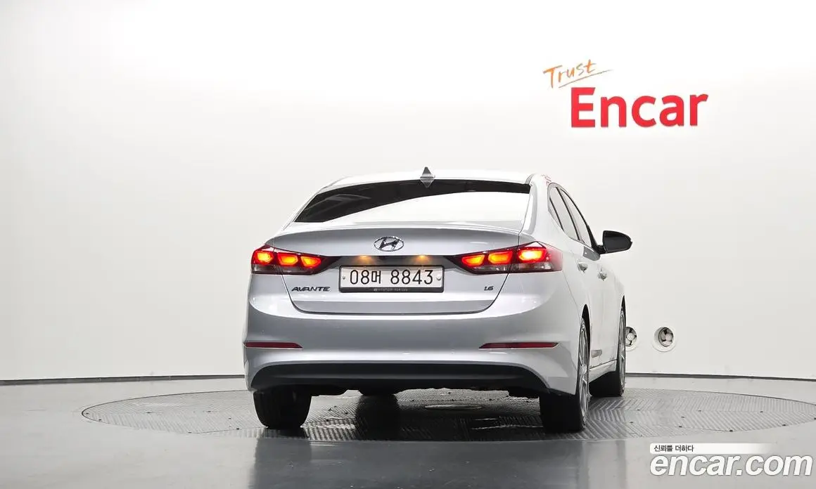 Hyundai Avante 2018 1.6 автомат (гидро), фото 4