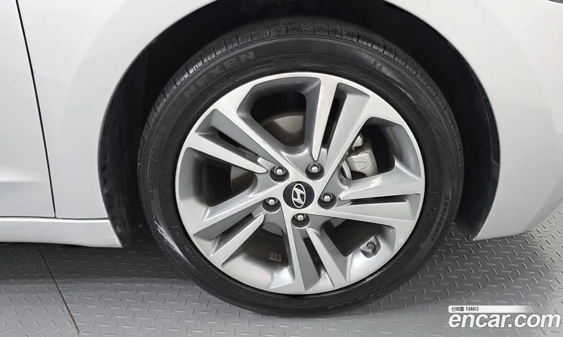 Hyundai Avante 2018 1.6 автомат (гидро), фото 7