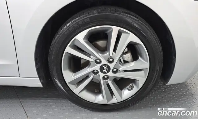 Hyundai Avante 2018 1.6 автомат (гидро), миниатюра 7