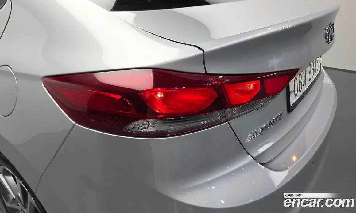 Hyundai Avante 2018 1.6 автомат (гидро), фото 9