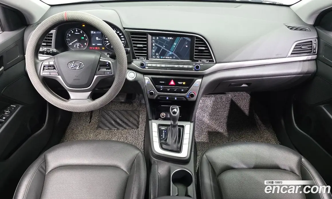 Hyundai Avante 2018 1.6 автомат (гидро), фото 10