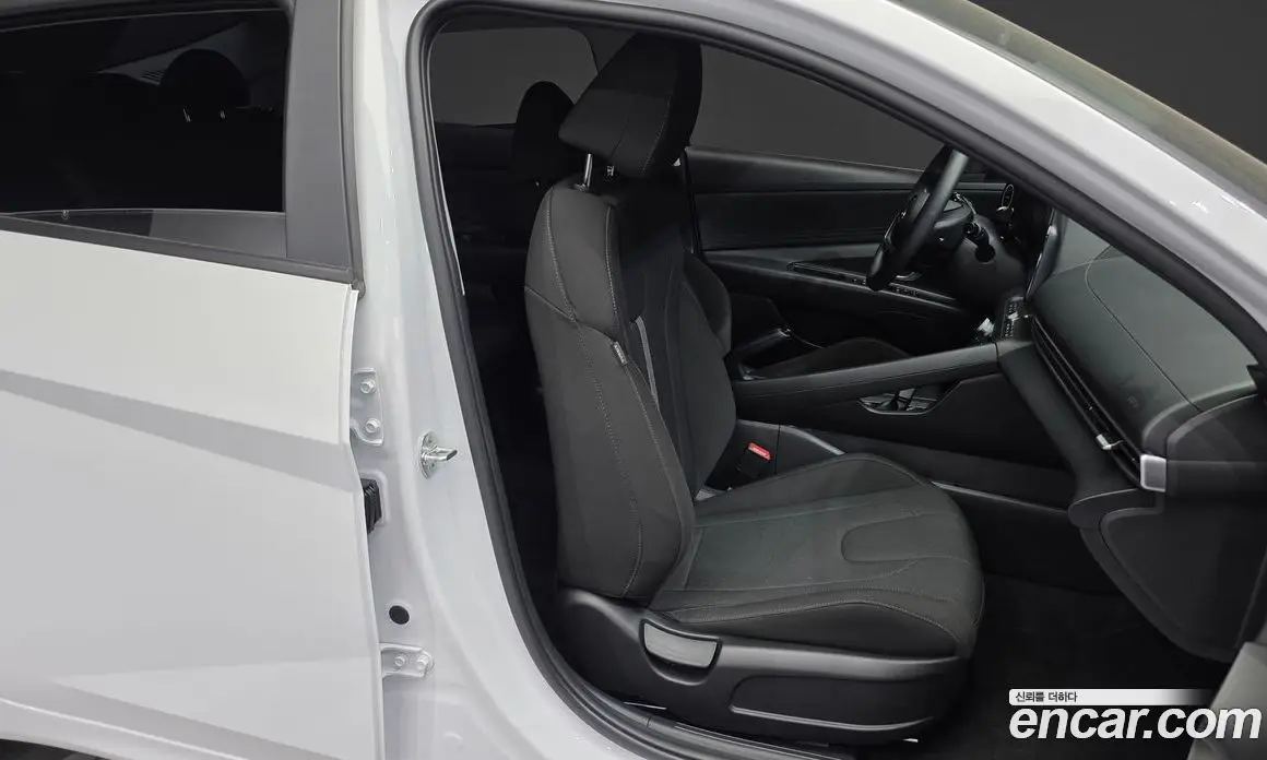 Hyundai Avante 2021 1.6 автомат (гидро), фото 16