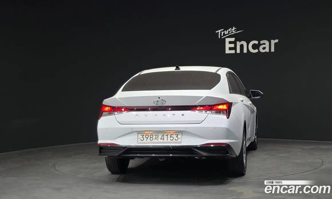 Hyundai Avante 2021 1.6 автомат (гидро), фото 4