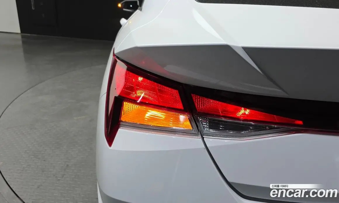 Hyundai Avante 2021 1.6 автомат (гидро), фото 9