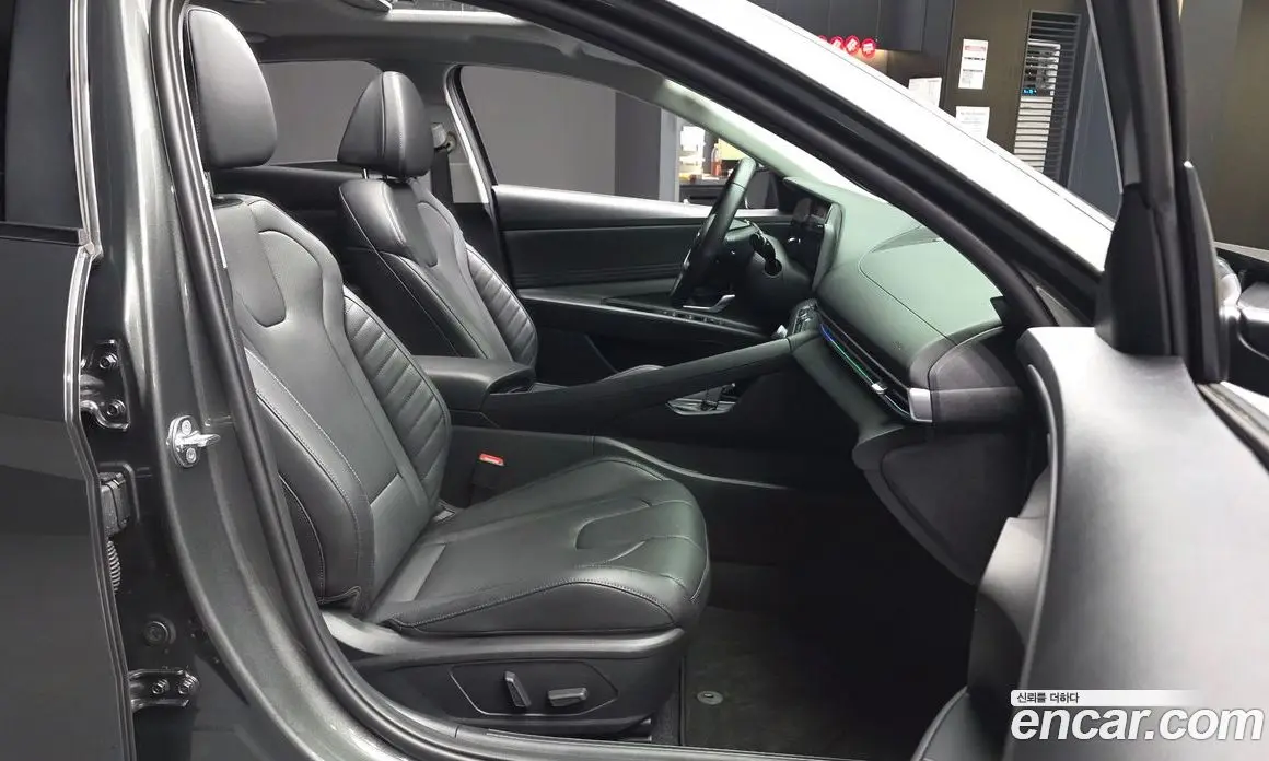 Hyundai Avante 2022 1.6 автомат (гидро), фото 17